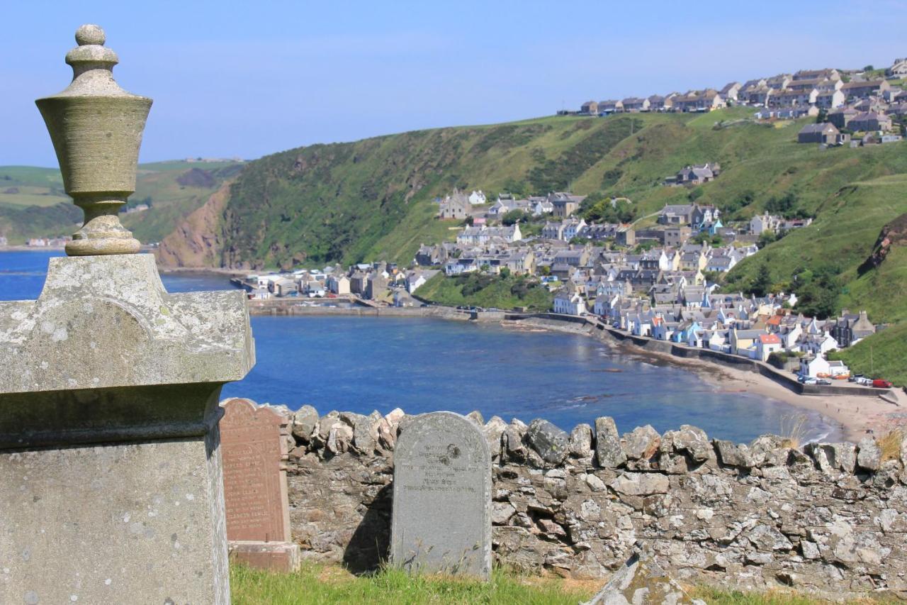 Bellevue Holiday Cottage Gardenstown Exterior photo