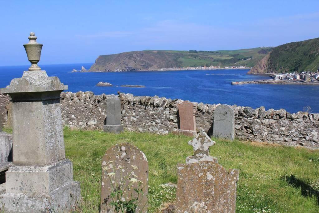 Bellevue Holiday Cottage Gardenstown Exterior photo